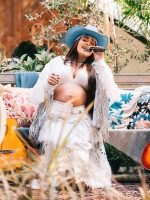 Grávida de 8 meses, Lauana Prado grava audiovisual com música Grávida de 8 meses, Lauana Prado grava audiovisual com música para o filho: 'Vou poder mostrar pra ele'