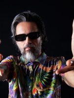 Guitarrista Lúcio Maia lança em abril álbum solo com músicas autorais que dialogam com a estética futurista