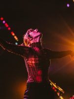 Hayley Williams, vocalista do Paramore, anuncia o primeiro show solo em São Paulo