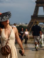 Incêndio florestal assola região próxima a Paris em meio a onda de calor na Europa