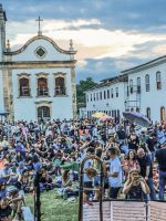 Jazz, blues e Paraty: Festival ocupa as ruas da cidade histórica