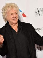 John Lodge, vocalista do Moody Blues, morre aos 82 anos
