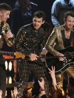 Jonas Brothers voltam ao Brasil em show único Jonas Brothers voltam ao Brasil em show único