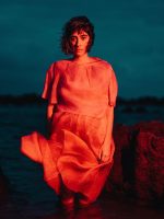 Juliana Linhares apresenta em maio o segundo álbum solo, ‘Até cansar o cansaço', com mesmo time do primeiro