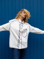 Letrux se fragmenta entre as canções do quarto álbum, 'Sad Sexy Silly Songs'