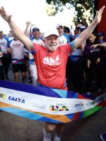 Lula corre em público, faz provocação a Bolsonaro e fala em soberania após aceno de Trump - 28/09/2025 - Brasília Hoje