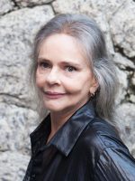 Luzes, sombras e músicas de Angela Ro Ro inspiram os casos e contos à flor da pele de livro da série 'Leia esta canção'