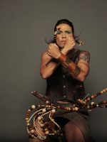 Michele Abu bate o tambor com toque político em álbum Michele Abu bate o tambor com toque político em álbum solo que traz Catto, Karol Conká, Otto e o coral Os Guaranis