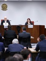 Moraes destitui advogados de Filipe Martins e assessor de Bolsonaro após fim de prazo
