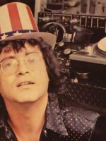 Morre aos 80 anos Mister Sam, produtor e compositor que Morre aos 80 anos Mister Sam, produtor e compositor que lançou Gretchen e marcou o pop na era das discotecas