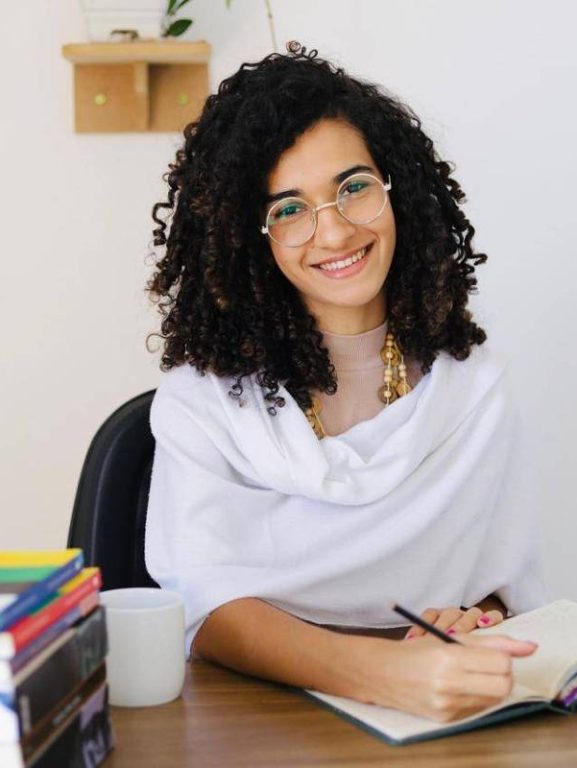 Movimentos negam o mestiço porque veem o branco como inimigo, diz autora de 'Parditude'