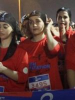 Mulheres sem o lenço hijab competem em maratona no Irã; Mulheres sem o lenço hijab competem em maratona no Irã; Justiça prende organizadores
