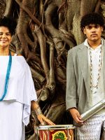 Neta de Selma do Coco, Negadeza perpetua a herança familiar no EP que lançará em abril com o filho Zuri Ribeiro