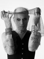 Ney Matogrosso vive um consagrador  2025 e volta a estádio de SP com show que coroa o ano de aclamação popular