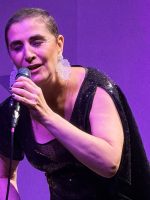 Paula Santoro canta Lô Borges e Milton Nascimento com toda Paula Santoro canta Lô Borges e Milton Nascimento com toda a propriedade (e promessa de vida) em show no Rio