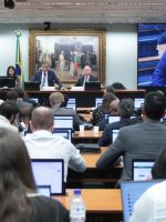 Pedido de vista volta a travar PEC que pretende reduzir a maioridade penal na Câmara