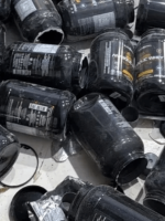 Polícia fecha fábrica que embalava suplementos e leite em pó vencidos e revendia