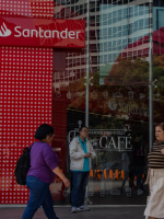  Problemas do Santander Brasil elevam diferença com matriz a recorde: o que esperar?