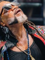 Produtor Thiago Pugas fala de trajetória ao lado de Carlinhos Produtor Thiago Pugas fala de trajetória ao lado de Carlinhos Brown