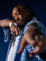 Rael procura adensar discurso com tom crítico, mas sem perder Rael procura adensar discurso com tom crítico, mas sem perder a leveza pop, no álbum 'Nas profundezas da onda'