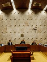 Rede protocola pacote de ações no STF sobre cotas raciais - 28/09/2025 - Painel