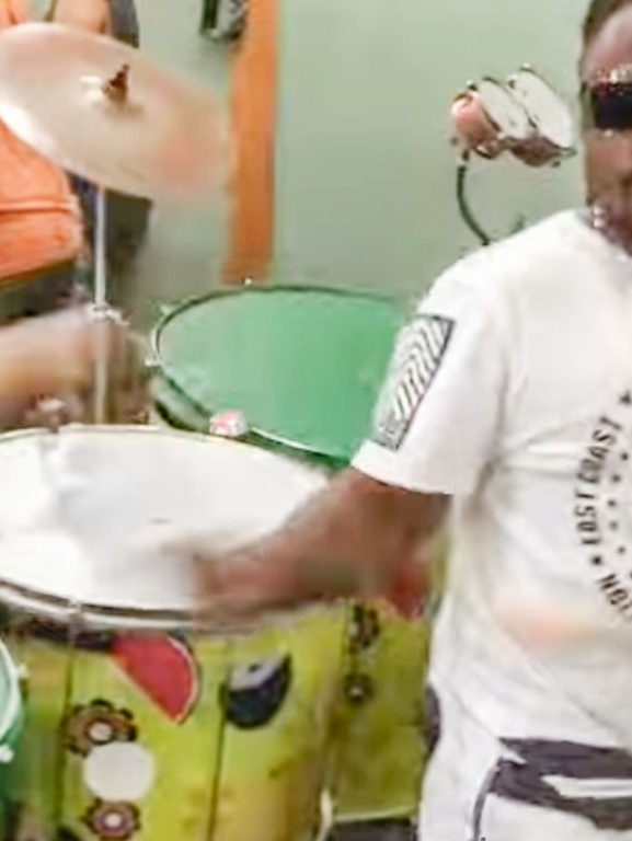 Rei do Surdos: os tambores de Abará ditam o ritmo da folia timbaleira