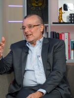 “Resolver equilíbrio fiscal com aumento de impostos é mentira”, diz “Resolver equilíbrio fiscal com aumento de impostos é mentira”, diz Gustavo Franco