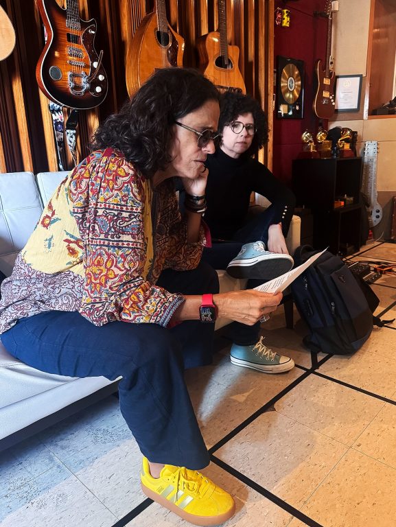 Roberta Campos reaviva canções do álbum ‘Coisas de viver’ com Roberta Campos reaviva canções do álbum 'Coisas de viver' com feats com Jota.Pê, Zélia Duncan e Jorge Vercillo