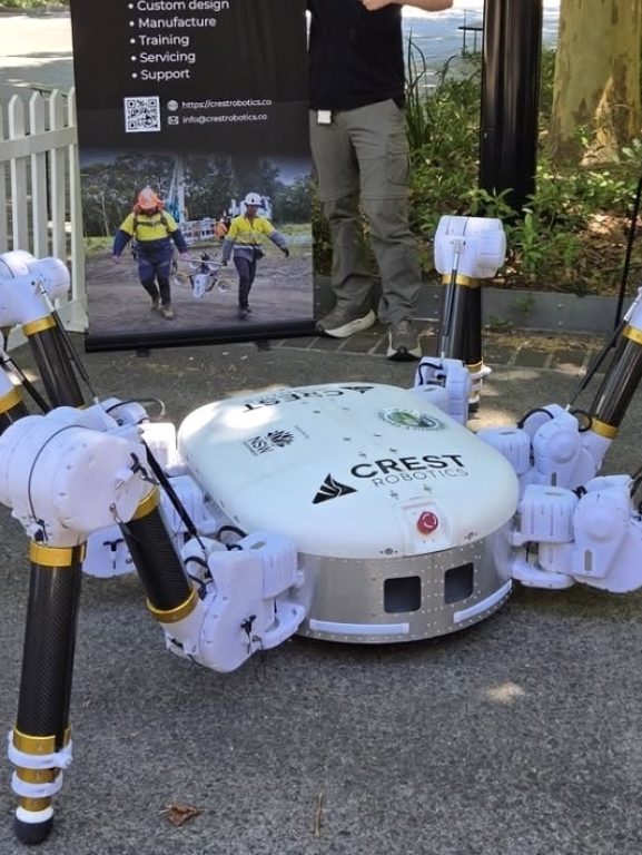 Robô que trabalha como “100 pedreiros” constrói casas mesmo? Veja o que ele faz