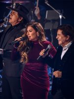 Simone Mendes faz 'Foto feliz' com Chitãozinho & Xororó em gravação de álbum ao vivo com ídolos sertanejos