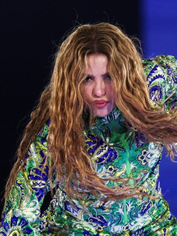 Sob a lua de Copacabana, Shakira reúne sua alcateia em noite histórica