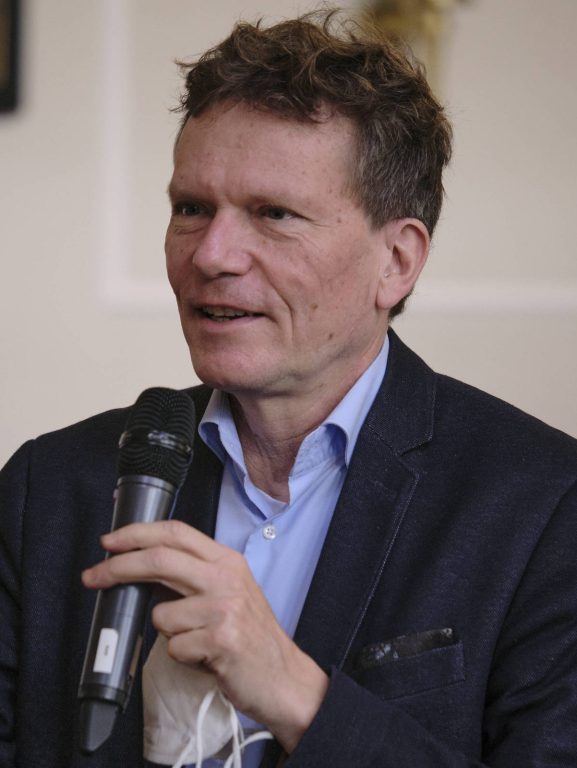 Sociólogo alemão defende que a religião pode fortalecer a democracia Sociólogo alemão defende que a religião pode fortalecer a democracia