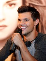 Taylor Lautner, de ‘Crepúsculo’, será pai pela primeira vez Taylor Lautner, de 'Crepúsculo', será pai pela primeira vez