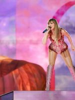 Taylor Swift registra marcas para sua voz e imagem em meio a preocupações com IA