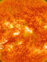 Terra deve sofrer com efeitos de erupções solares nos próximos dias; entenda