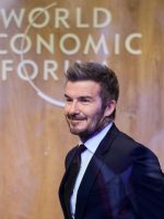 Um dia após post polêmico do filho, David Beckham diz que 'crianças têm o direito de errar'