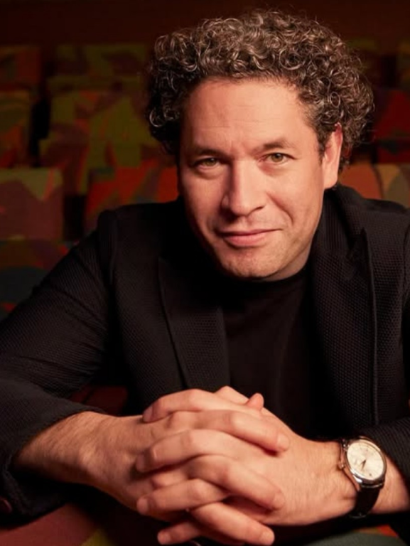 Um dos maiores maestros do mundo, venezuelano Gustavo Dudamel presta solidariedade após terremoto: 'Profunda tristeza'