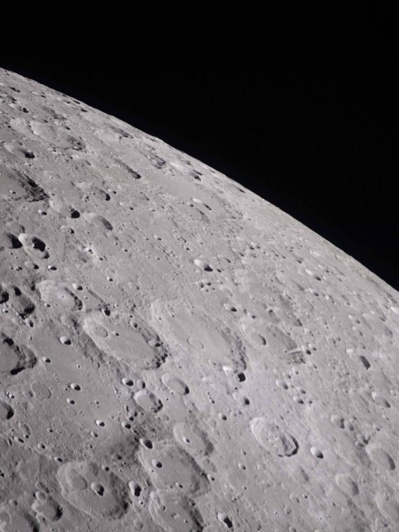 Um sírio foi à Lua, mas não pode provar