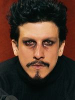 Voz do forró LGBTQIA+, Getúlio Abelha faz 'A cova' ao completar 'Autópsia'