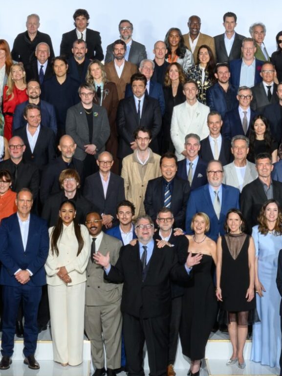 Wagner Moura e Kleber Mendonça Filho aparecem em foto oficial dos indicados ao Oscar; veja imagem