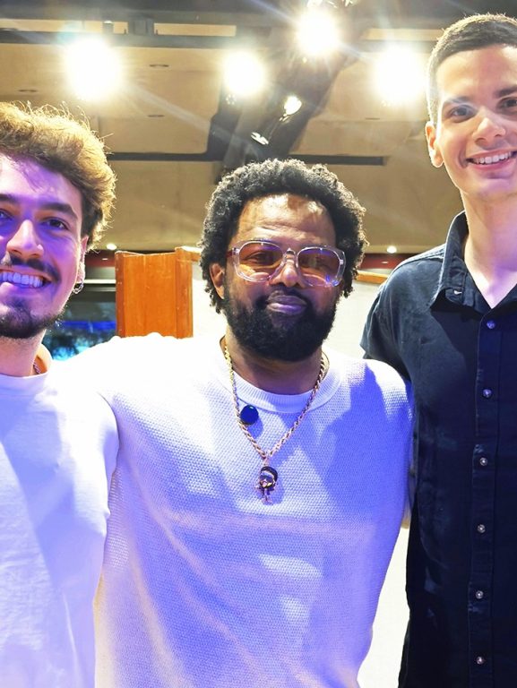Xande de Pilares avaliza álbum em que Ian Coury e Xande de Pilares avaliza álbum em que Ian Coury e Igor Souza propõem 'novos caminhos' para o choro e o samba