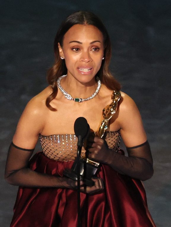 Zoe Saldaña se torna a atriz com maior bilheteria da história em filmes somados