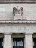 mercado reforça apostas em alta de juros pelo Fed em setembro sob crise no Irã