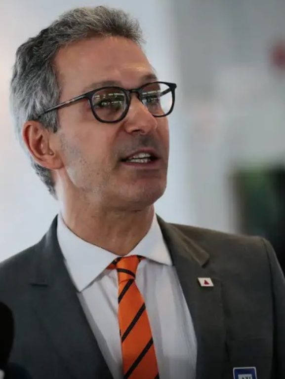 vou atacar gastança, e taxa de juro cai pela metade em 6, 12 meses